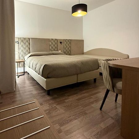 Hotel Miramare Pineto Kültér fotó