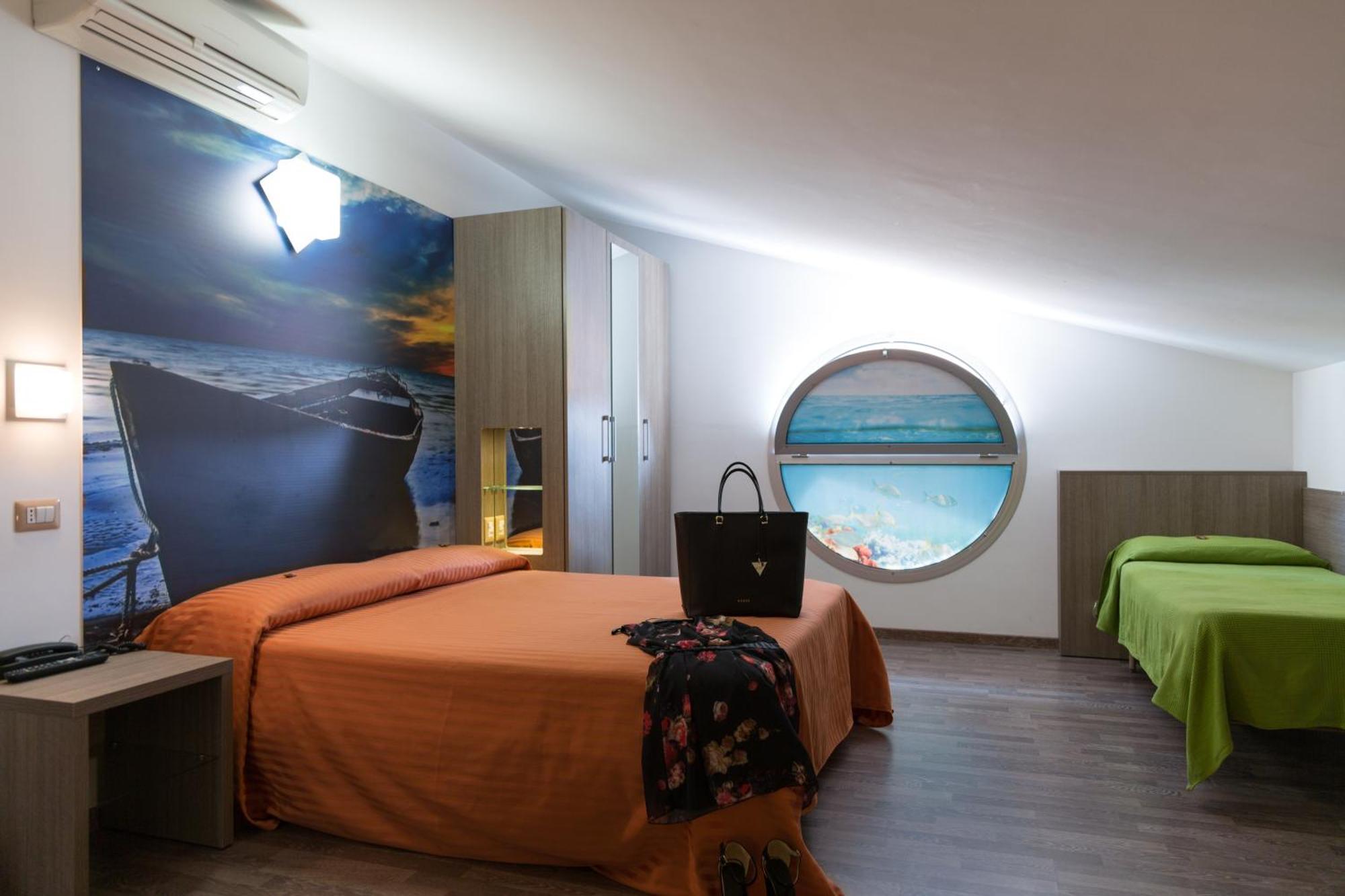 Hotel Miramare Pineto Kültér fotó