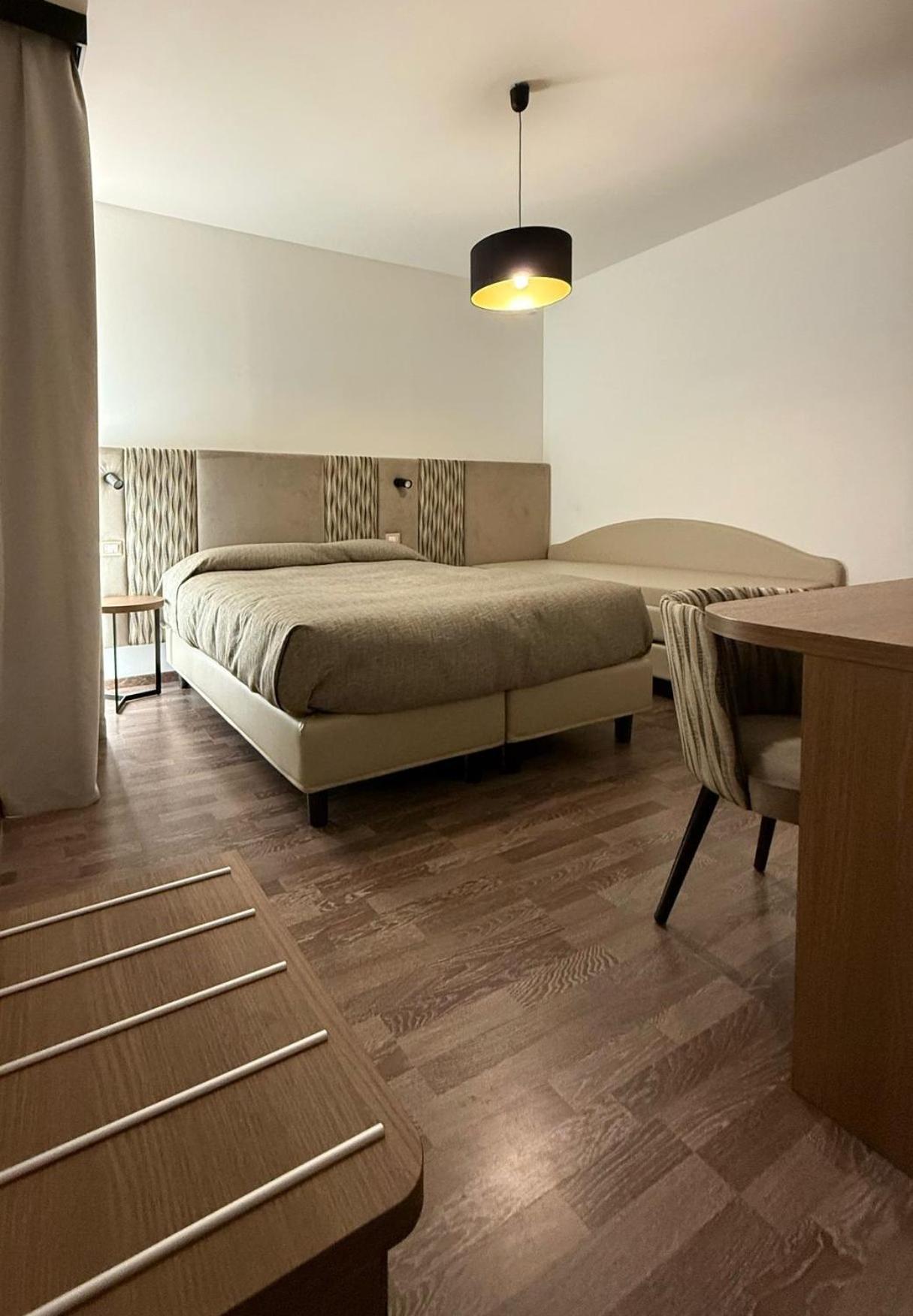 Hotel Miramare Pineto Kültér fotó