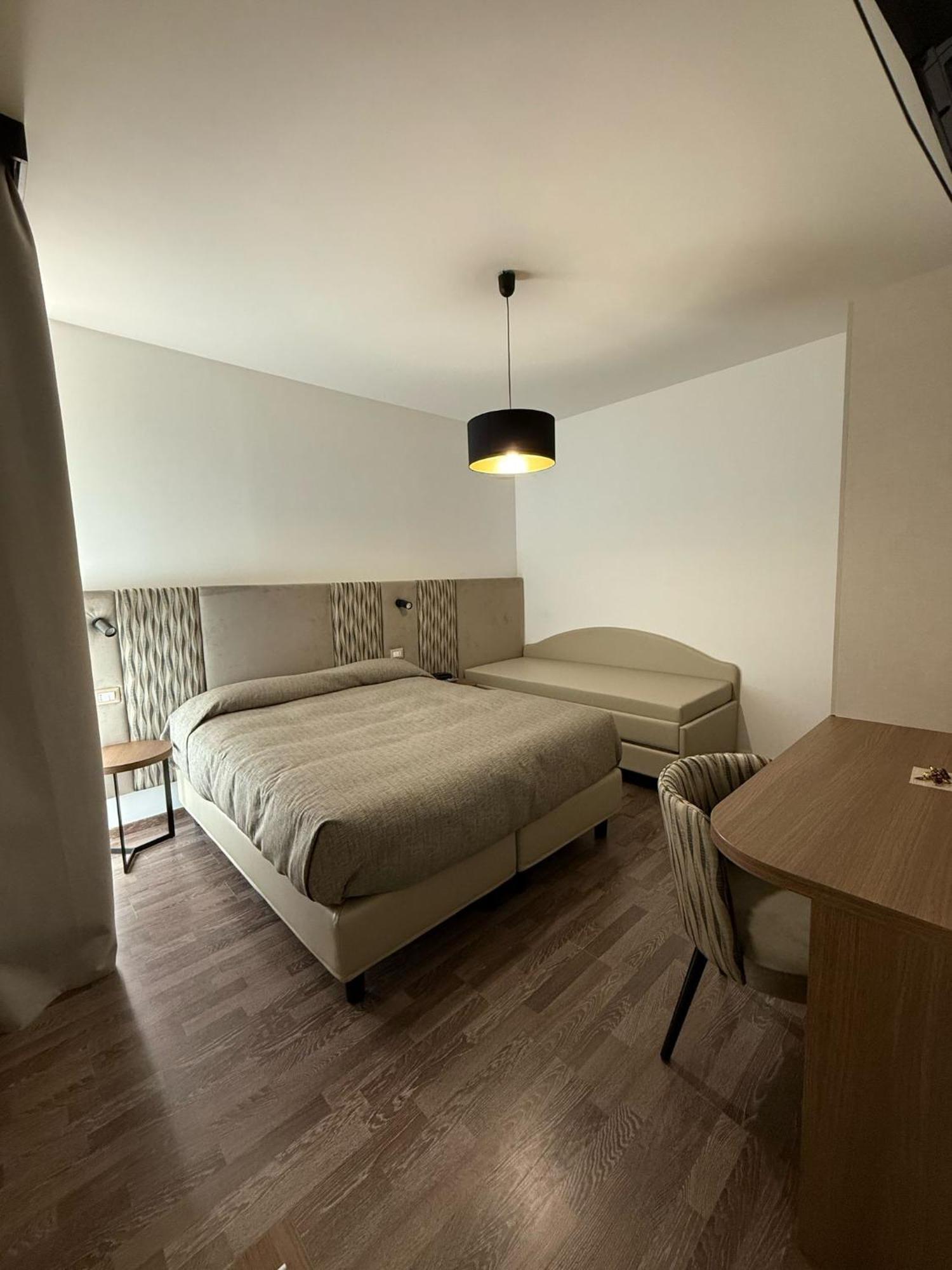 Hotel Miramare Pineto Kültér fotó